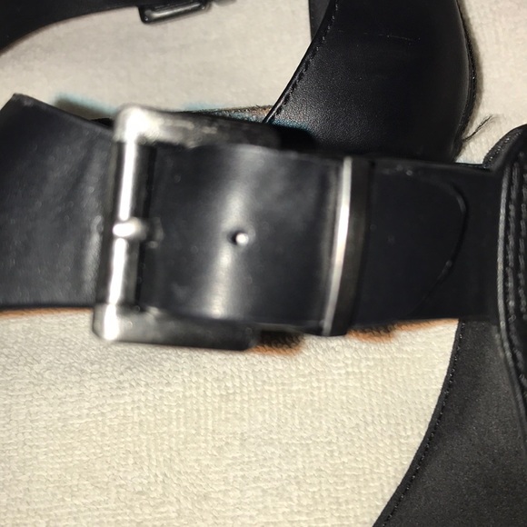 Sandals - Picture 3 of 4